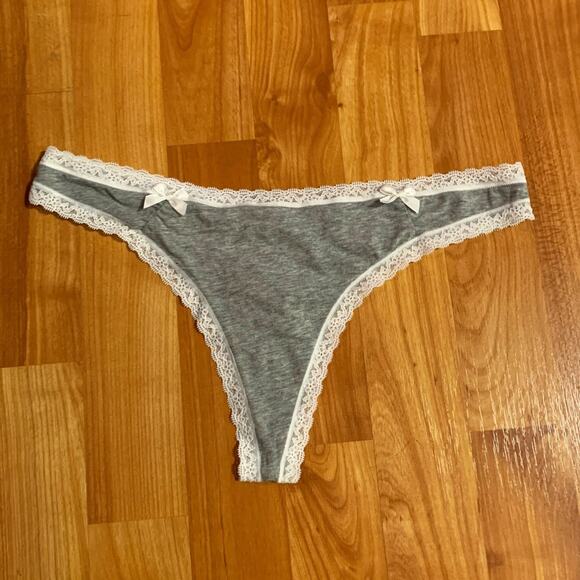 Victoria Secret Grey Thong‎ - Picture 1 of 2